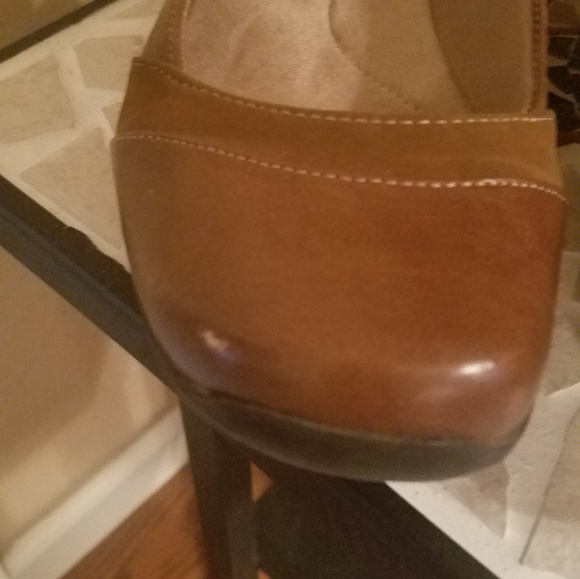 Shoes - Picture 5 of 5